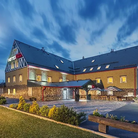 Ján Hotel
